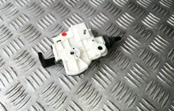 Toyota C-HR I Fuel tank cap lock 