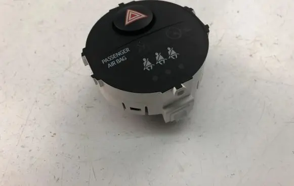 Toyota Yaris Hazard light switch 839500D050