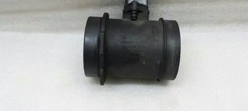 BMW 7 E65 E66 Mass air flow meter 7501554