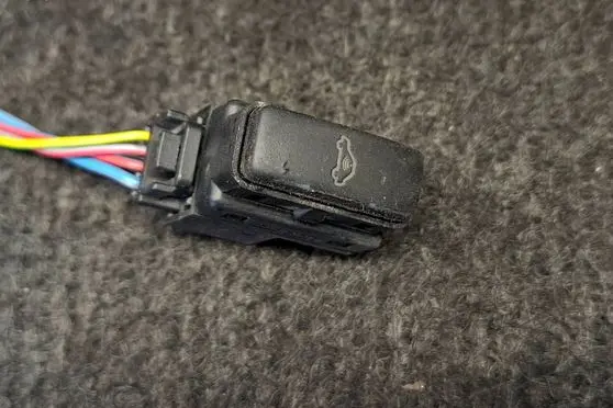 Skoda Octavia Mk2 (1Z) Alarm switch 6Q0962109A