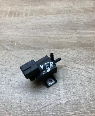 Toyota Corolla Verso AR10 Turbo solenoid valve 258600R010