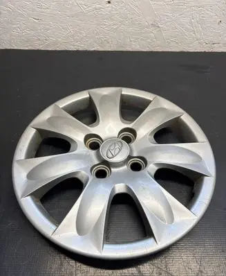 Hyundai i30 R15 wheel hub/cap/trim 