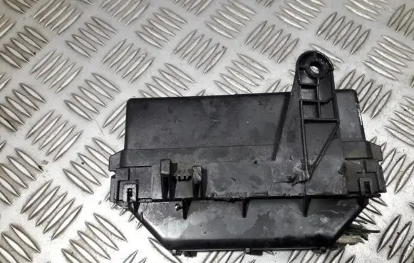 Nissan Sunny Fuse box set 2438260R01