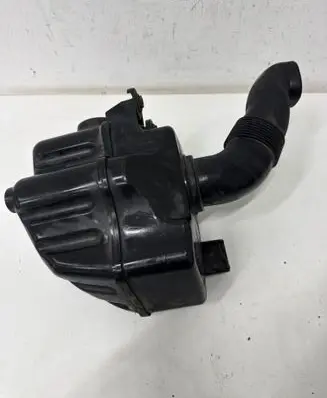 Audi A3 S3 8P Air filter box 1T0129622 0057000