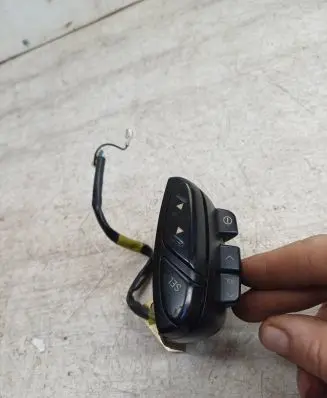 Toyota Corolla Verso E121 Steering wheel buttons/switches 8623013010
