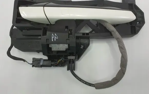 Mercedes-Benz S W221 Front door exterior handle A2217600634
