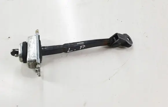 Chevrolet Captiva Front door check strap stopper