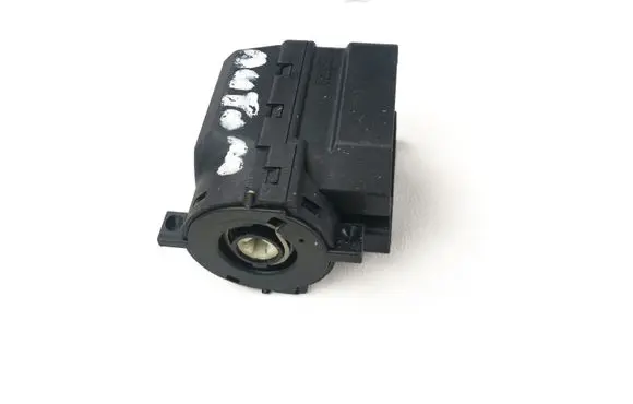 BMW 5 E39 Ignition lock contact 8363706