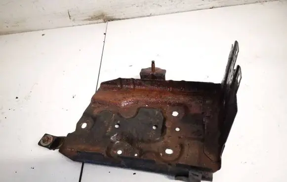 Battery bracket