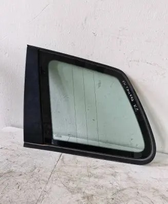 Volkswagen Touareg I Rear side window 43R001025 DOT27M24100AS2