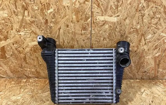 Porsche Macan (95B) Intercooler radiator 95b145803g 06e906051ac