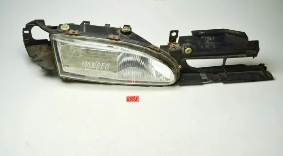 Ford Mondeo MK I Headlight/headlamp 93BG13N010AE