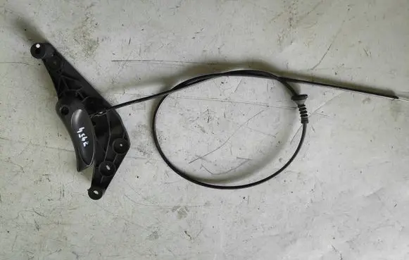 BMW 5 F10 F11 Engine bonnet/hood lock release cable 