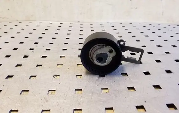 Peugeot 208 I Timing belt tensioner pulley 9677655880