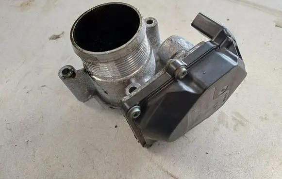 Volkswagen Sharan Throttle valve 03L128063R