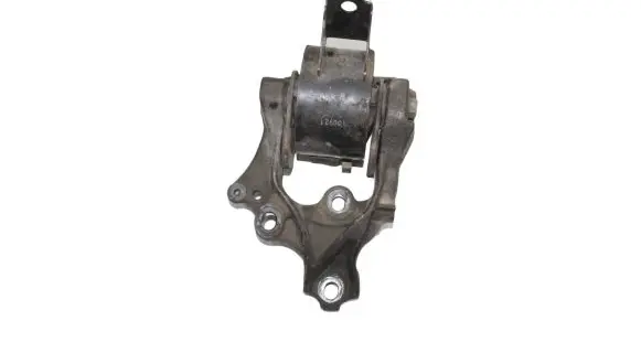 Honda CR-V Engine mount bracket