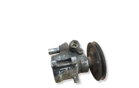 Volkswagen Golf III Power steering pump 