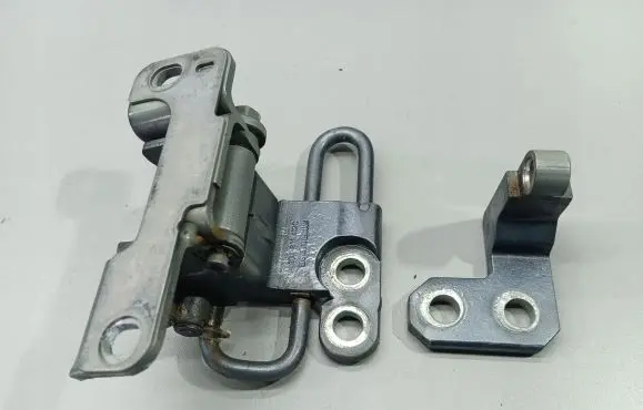 Volkswagen Phaeton Front door lower hinge 3D4831412C