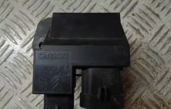 Peugeot 2008 I Coolant fan relay 9662872380