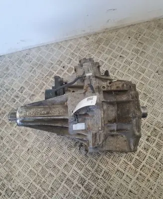 Nissan Navara D40 Gearbox transfer box case EA30A