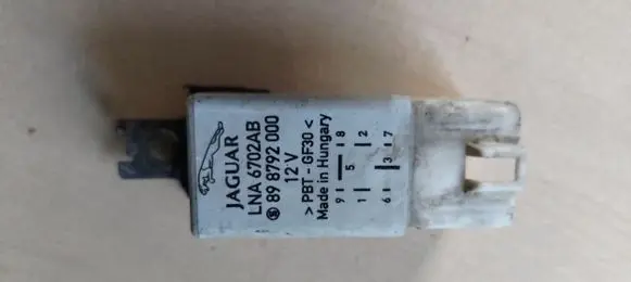 Jaguar XJ X300 Coolant fan relay LNA6701AB 898792000