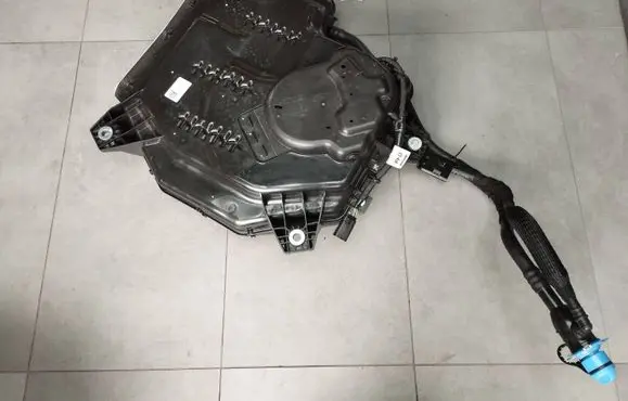 Volkswagen Amarok II AdBlue liquid reservoir MB3Q5J228CC D0NZA