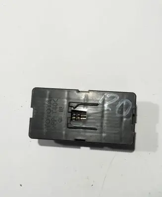 Toyota Land Cruiser (J120) Fuse module