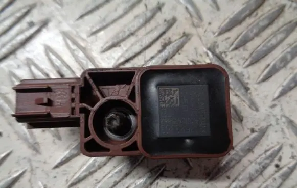Opel Corsa E Airbag deployment crash/impact sensor 13583353