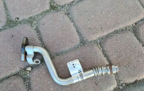 Renault Captur II Turbo turbocharger oiling pipe/hose 151976181R