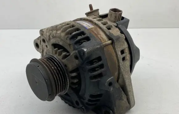 Toyota Corolla Verso AR10 Generator/alternator 2706017090