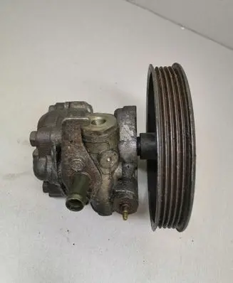 Mitsubishi Space Runner Power steering pump