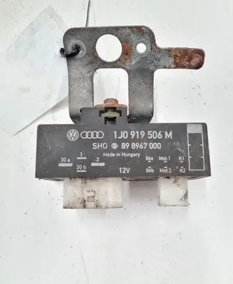 Skoda Fabia Mk1 (6Y) Coolant fan relay 1J0919506M