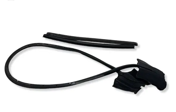 Maserati Levante Rubber seal rear door 607102489 670033839