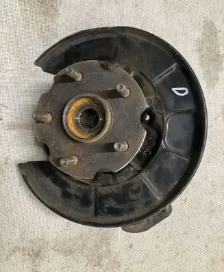 Toyota RAV 4 (XA40) Rear wheel hub spindle/knuckle 
