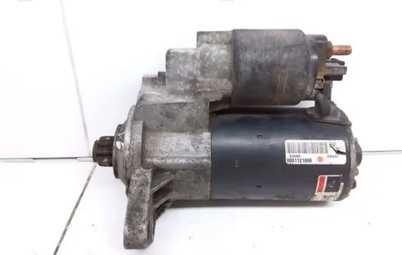 Volkswagen Golf IV Starter motor 0001121006 674309