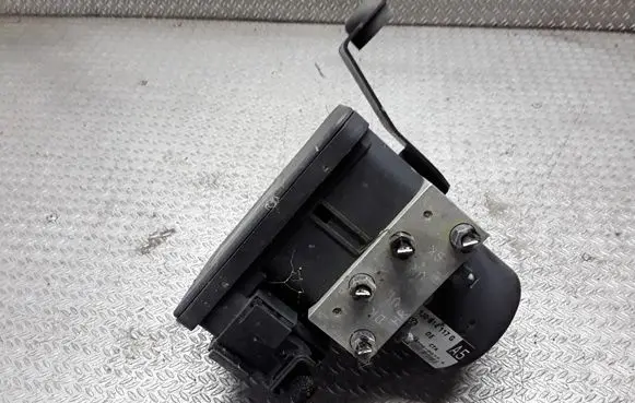 Skoda Octavia Mk1 (1U) ABS Pump 1C0907379L