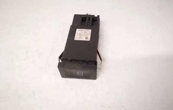 Volkswagen PASSAT B5 Windscreen/window heater switch 3b0959621e