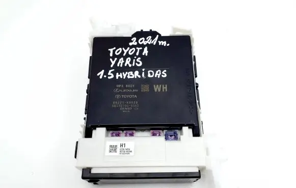 Toyota Yaris XP210 Fuse module 89221K0020 82730K0080