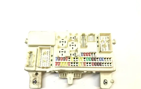 Mazda 3 I Fuse module 66730D 05018500 519198048