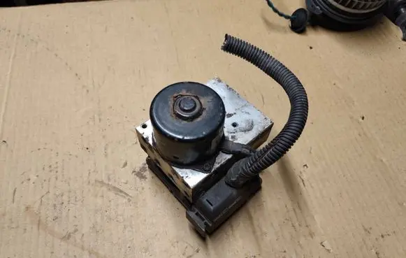 Chrysler LHS ABS Pump 04602253AC E01523