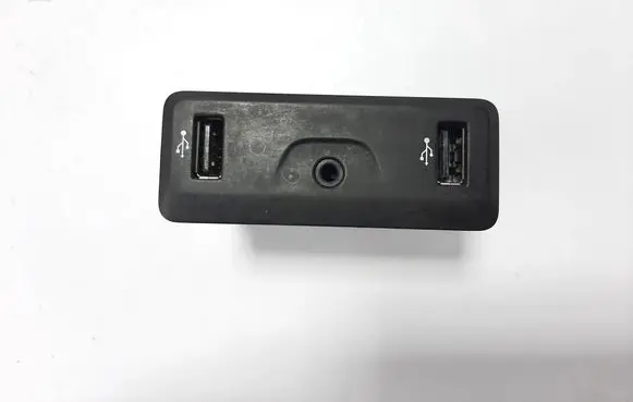 Renault Kadjar AUX in-socket connector 280239853R