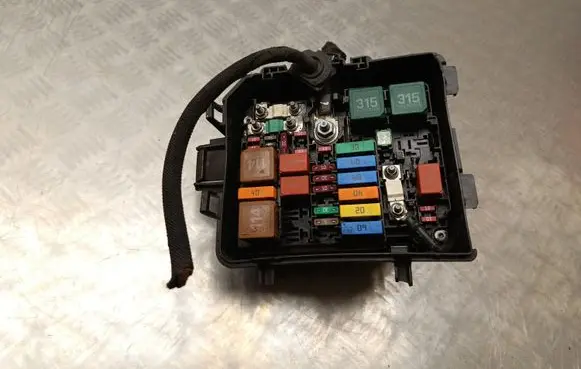 Citroen C4 III e-C4 Fuse box set