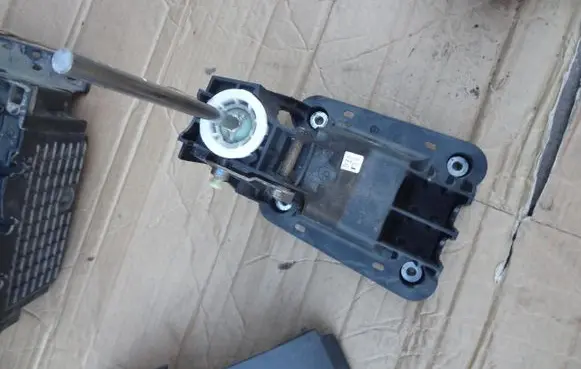 Citroen C3 Gear selector/shifter in gearbox 9683711580