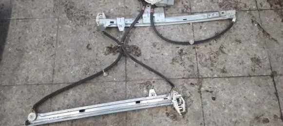 Citroen Xsara Picasso Rear window lifting mechanism without motor