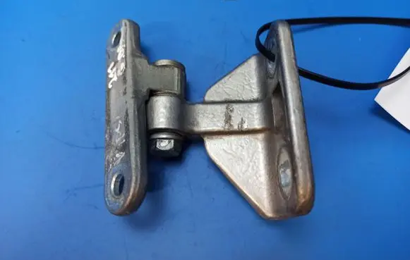 Mercedes-Benz E W211 Rear door lower hinge ES05