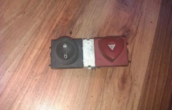 Renault Megane II Hazard light switch 88040009