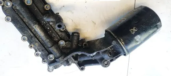 KIA Sorento Oil filter mounting bracket