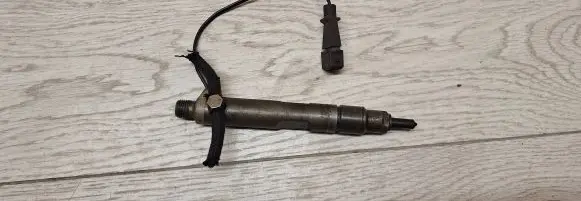 Volkswagen PASSAT B5 Fuel injector 028130202h