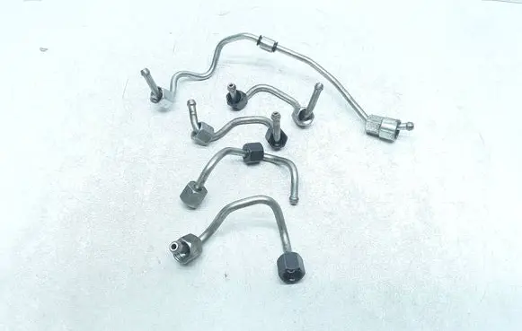 Volvo V60 Fuel injector supply line/pipe 31303505