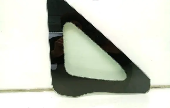 Honda FR-V Front triangle window/glass 43R00122